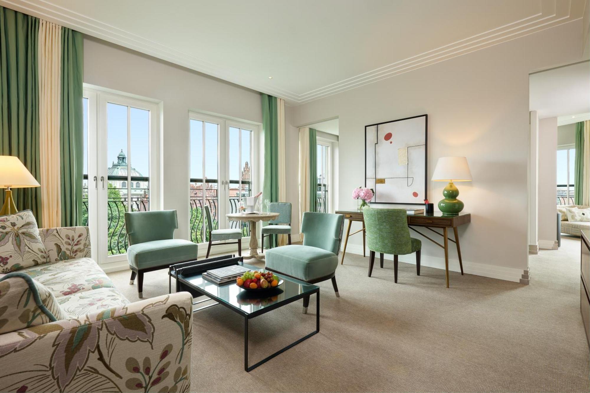 Rocco The Charles Hotel