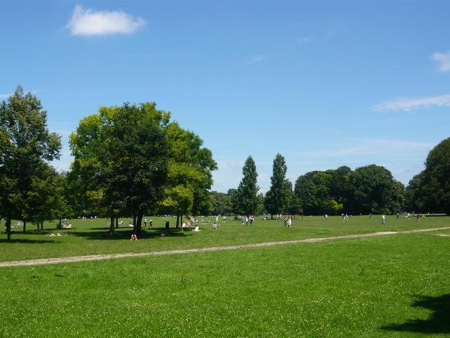 Biederstein Am Englischen Garten