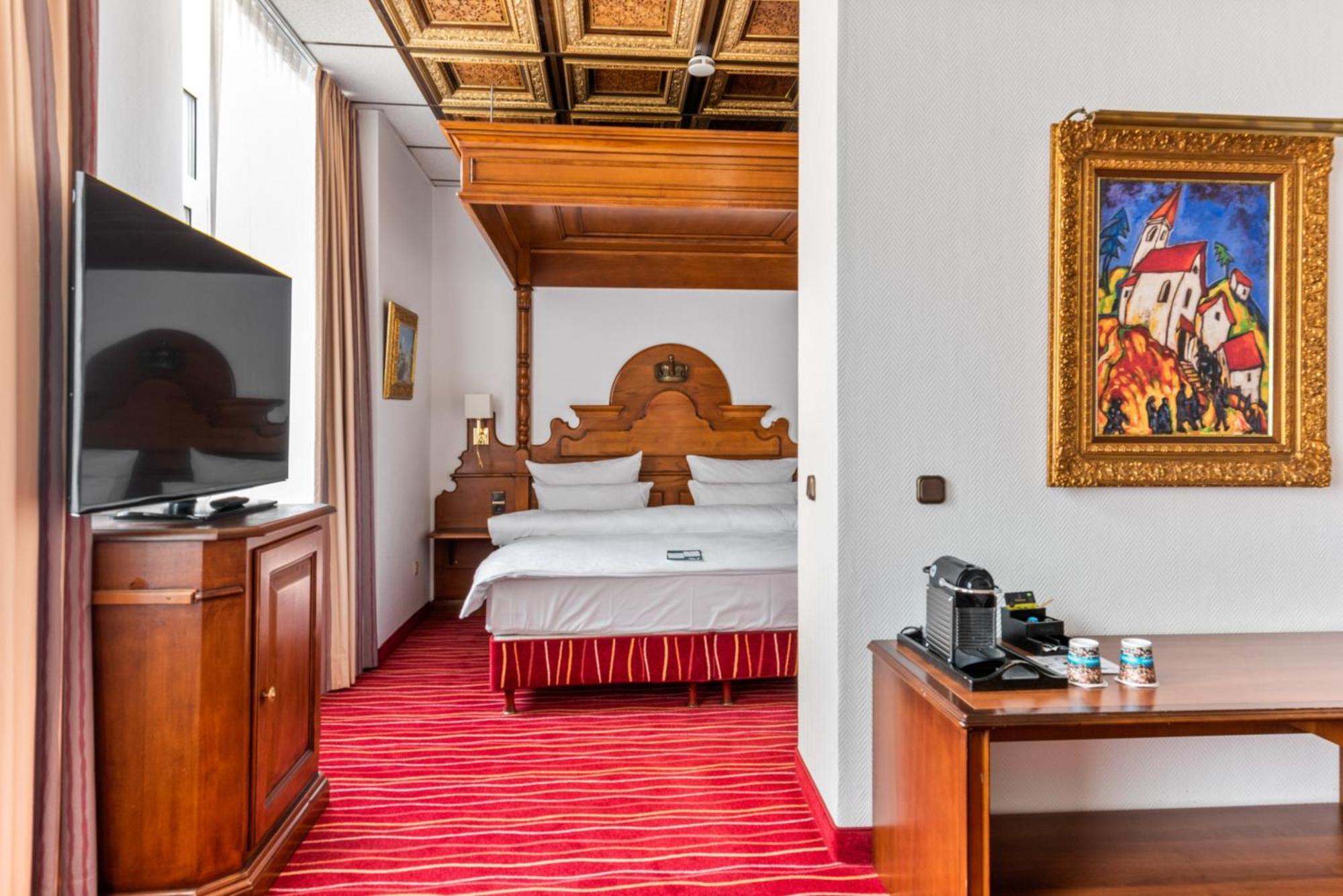 King's First Hotel 4*