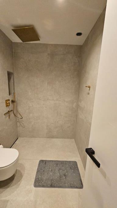 Apartamento Ug Neubau City - Pool, Gym, Zweites Bad Extra Buchbar Munique