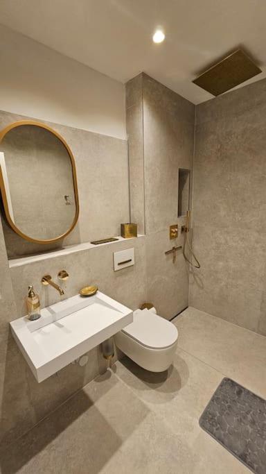 Ug Neubau City - Pool, Gym, Zweites Bad Extra Buchbar * Munique