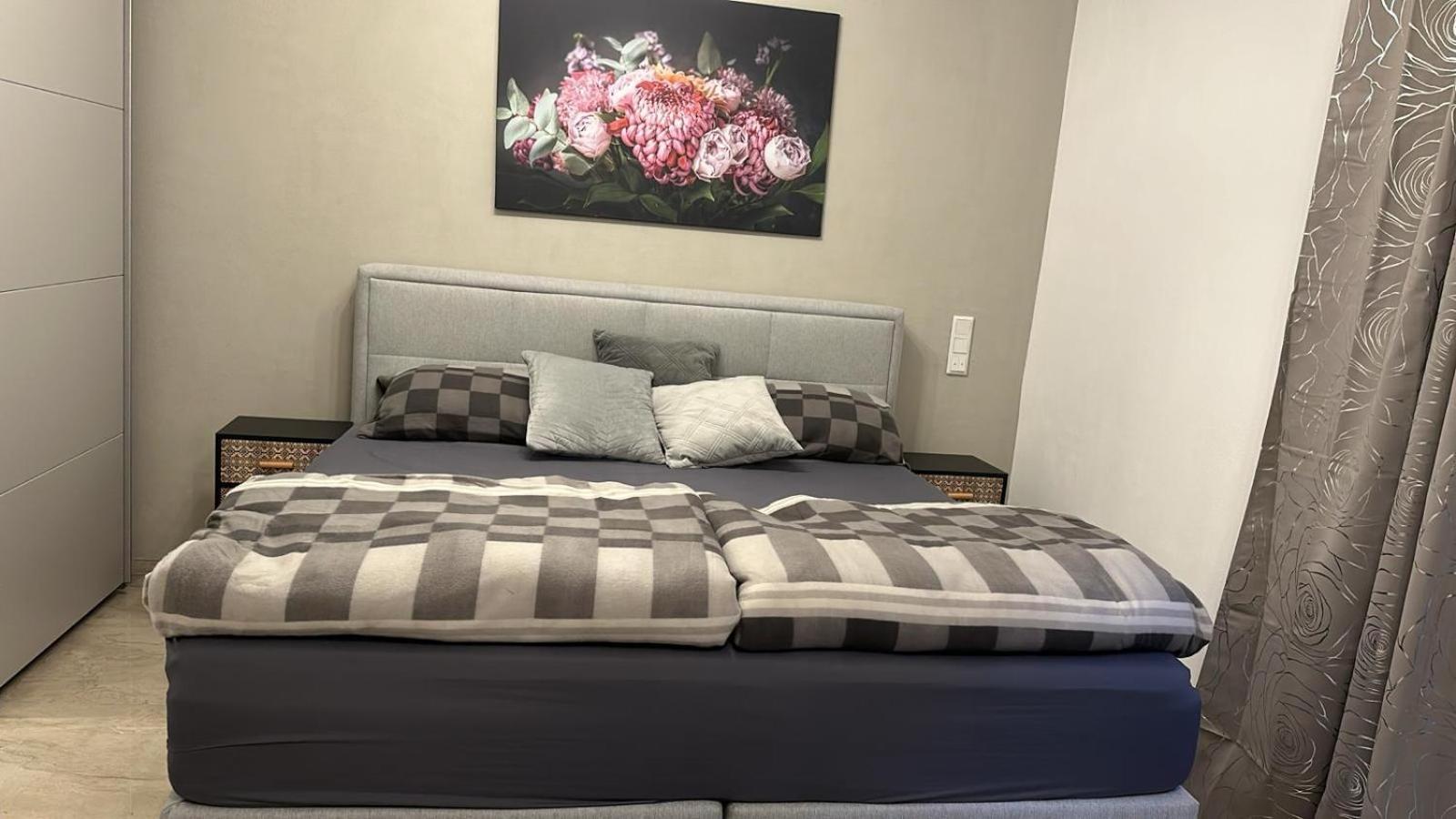 Apartment One With Kitchen, And Private Bathroom Near To S8 Train Line