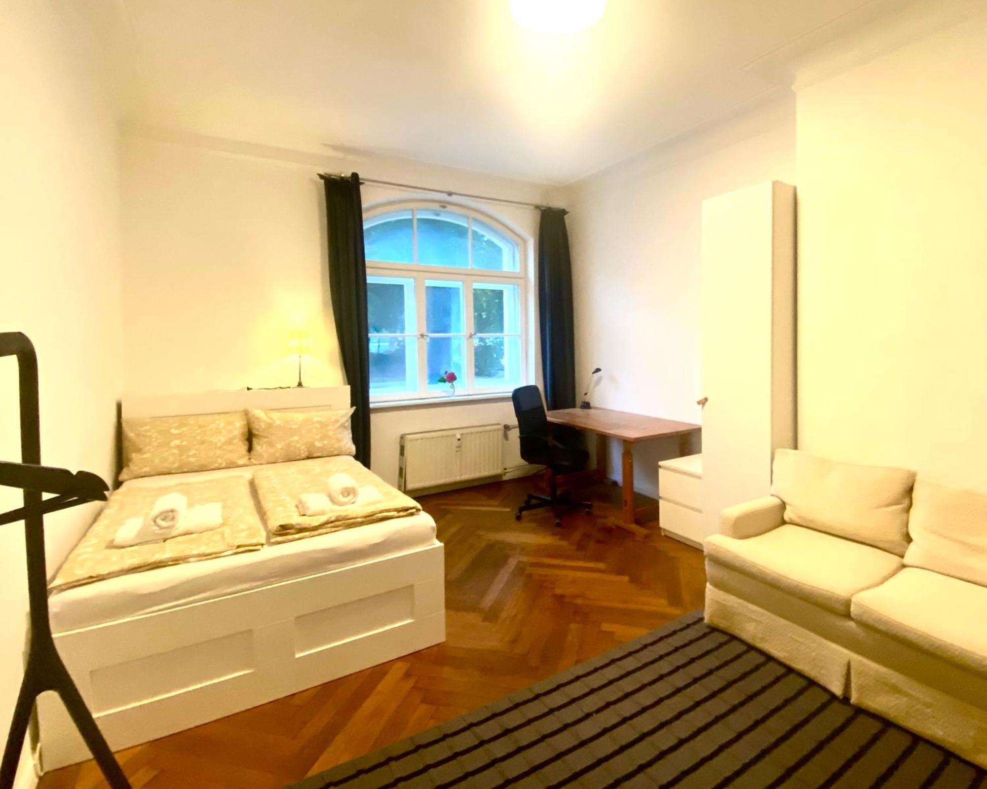 In Der Maxvorstadt Mit Gemeinschaftsbad Homestay Munich