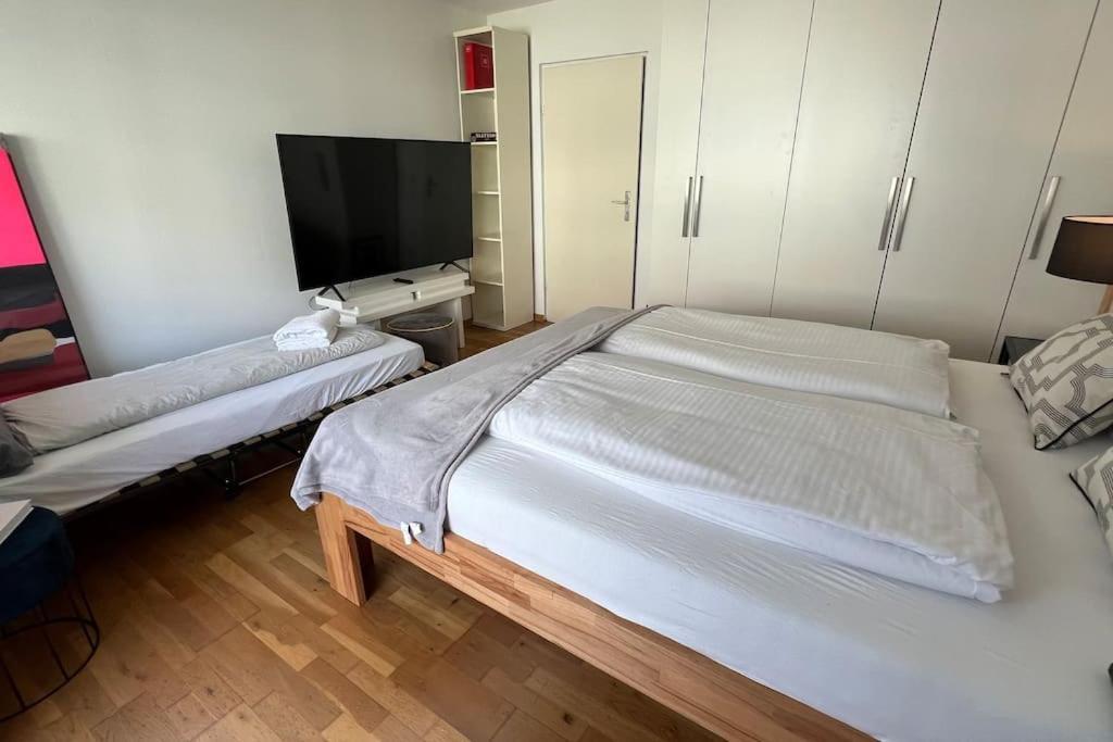 2 Br- New, Cozy For 5 People Apartment