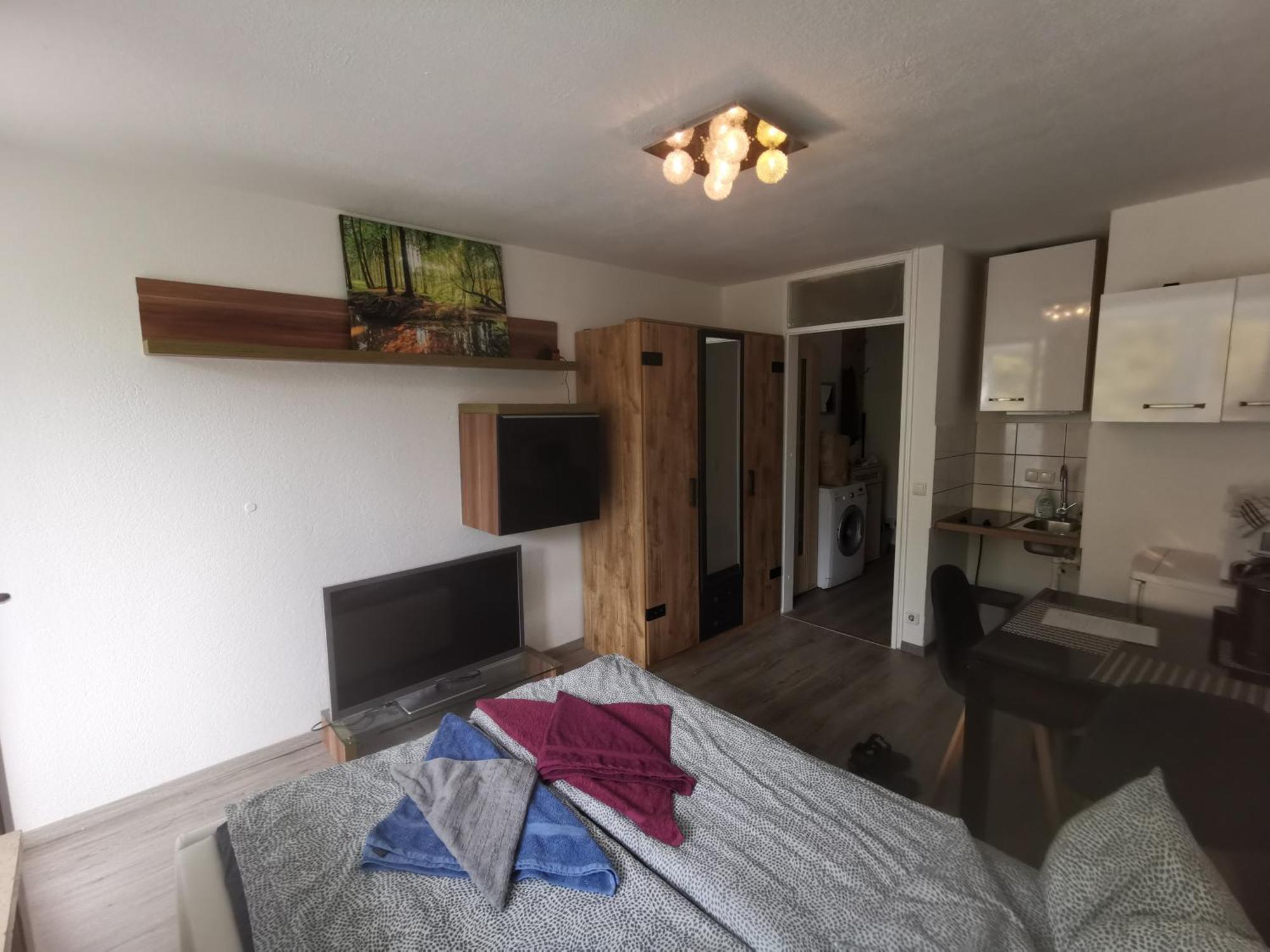 Apartment Land *