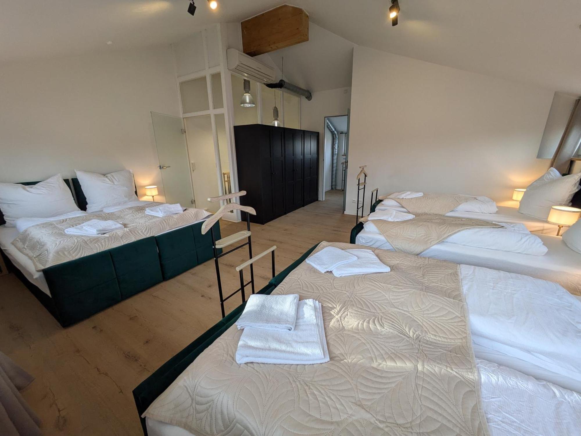 Large 150 Qm In Centrally Located 1 To 15 Guests * Munique