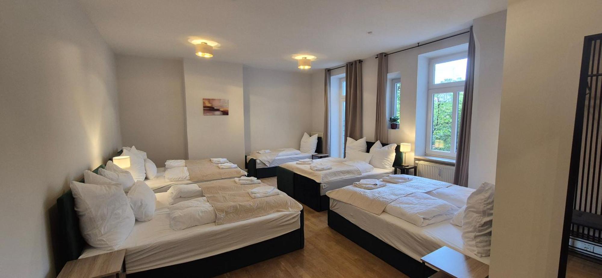 Large 110 Qm In Very Cetral Location 1 To 12 Guests Munich