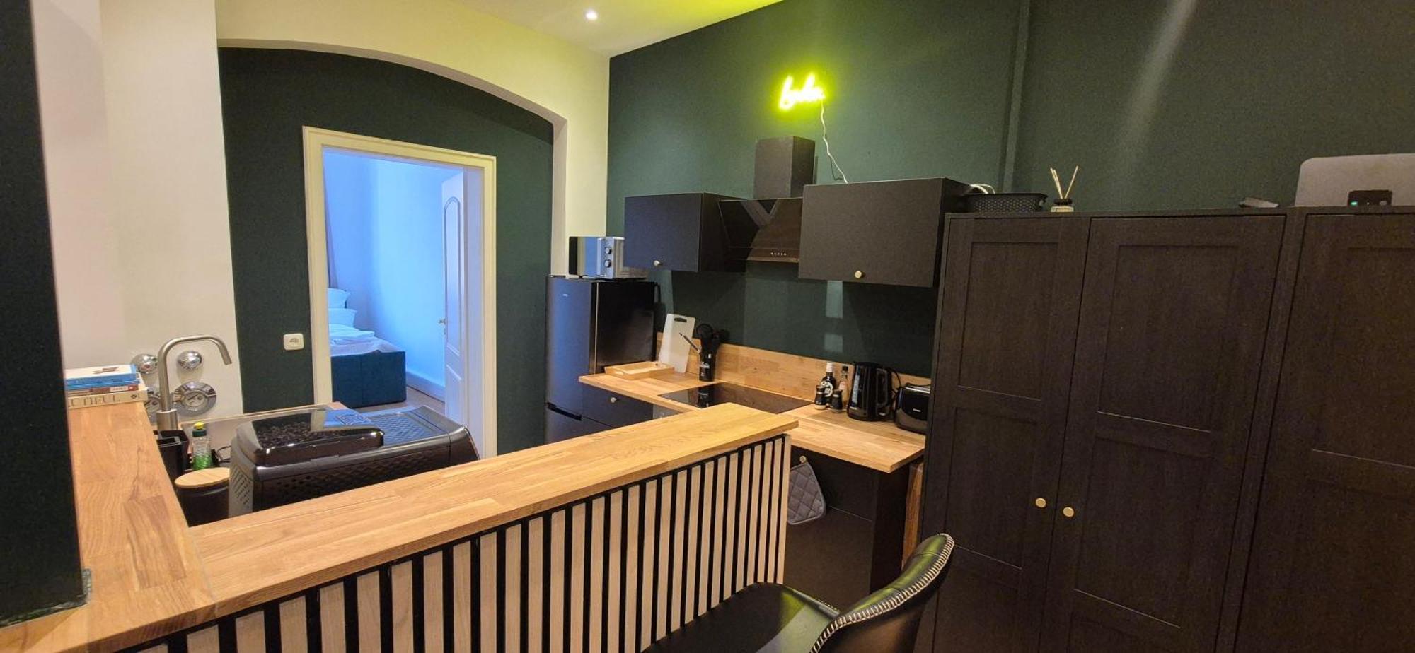 Large 110 Qm In Very Cetral Location 1 To 12 Guests Apartment *
