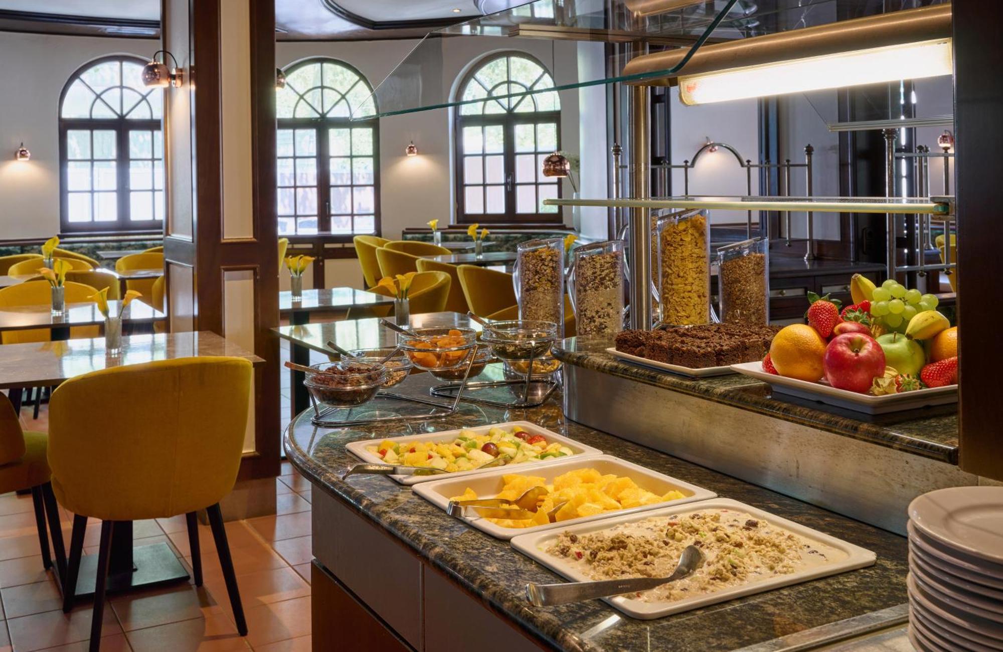 Hotel Leonardo & Residenz 4*