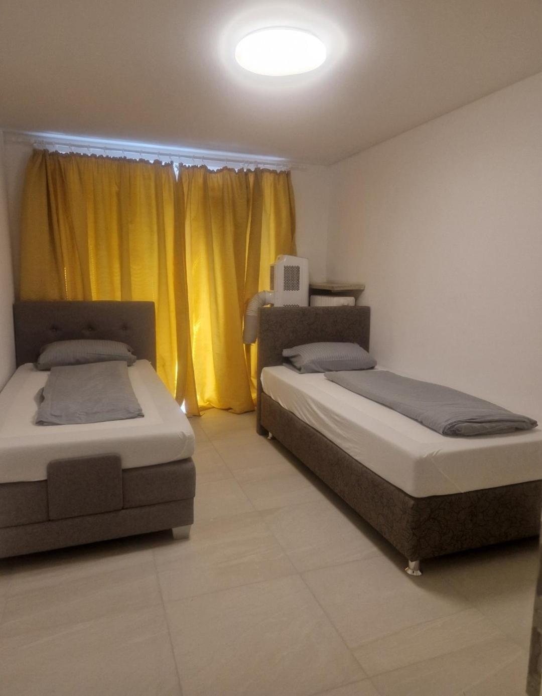 Hanin 12 Apartment