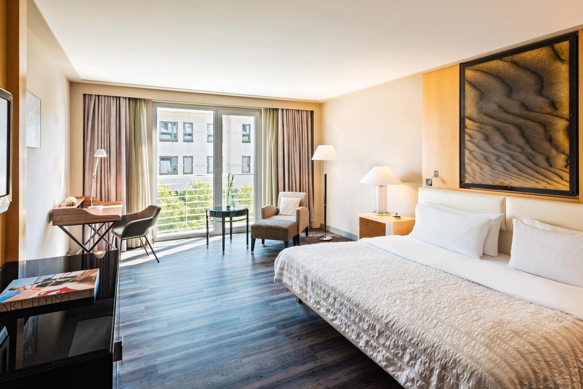 Le Meridien Hotel 5*