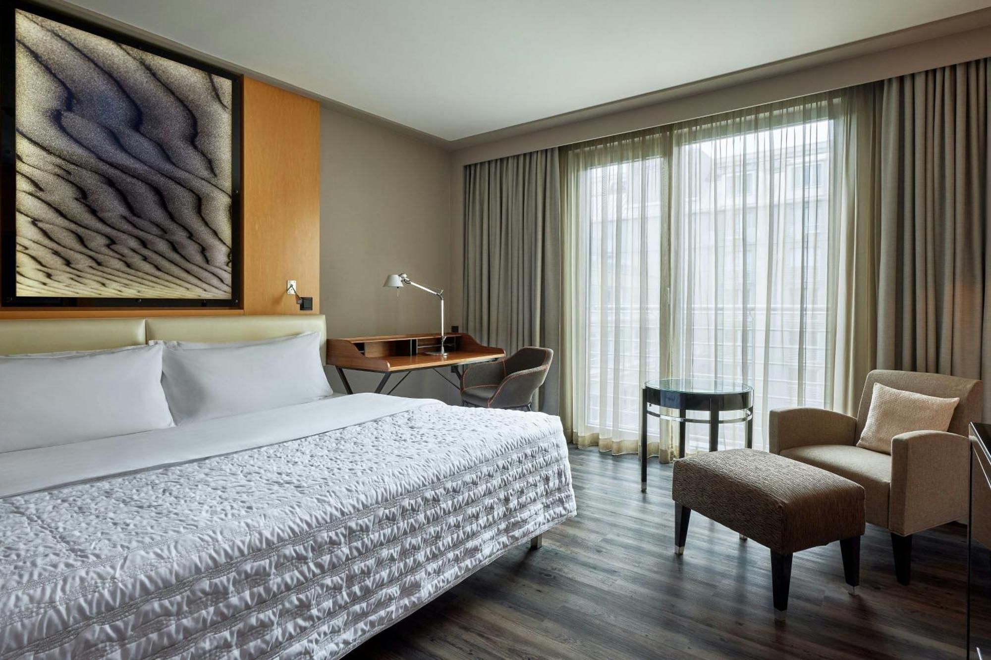 Le Meridien Hotel