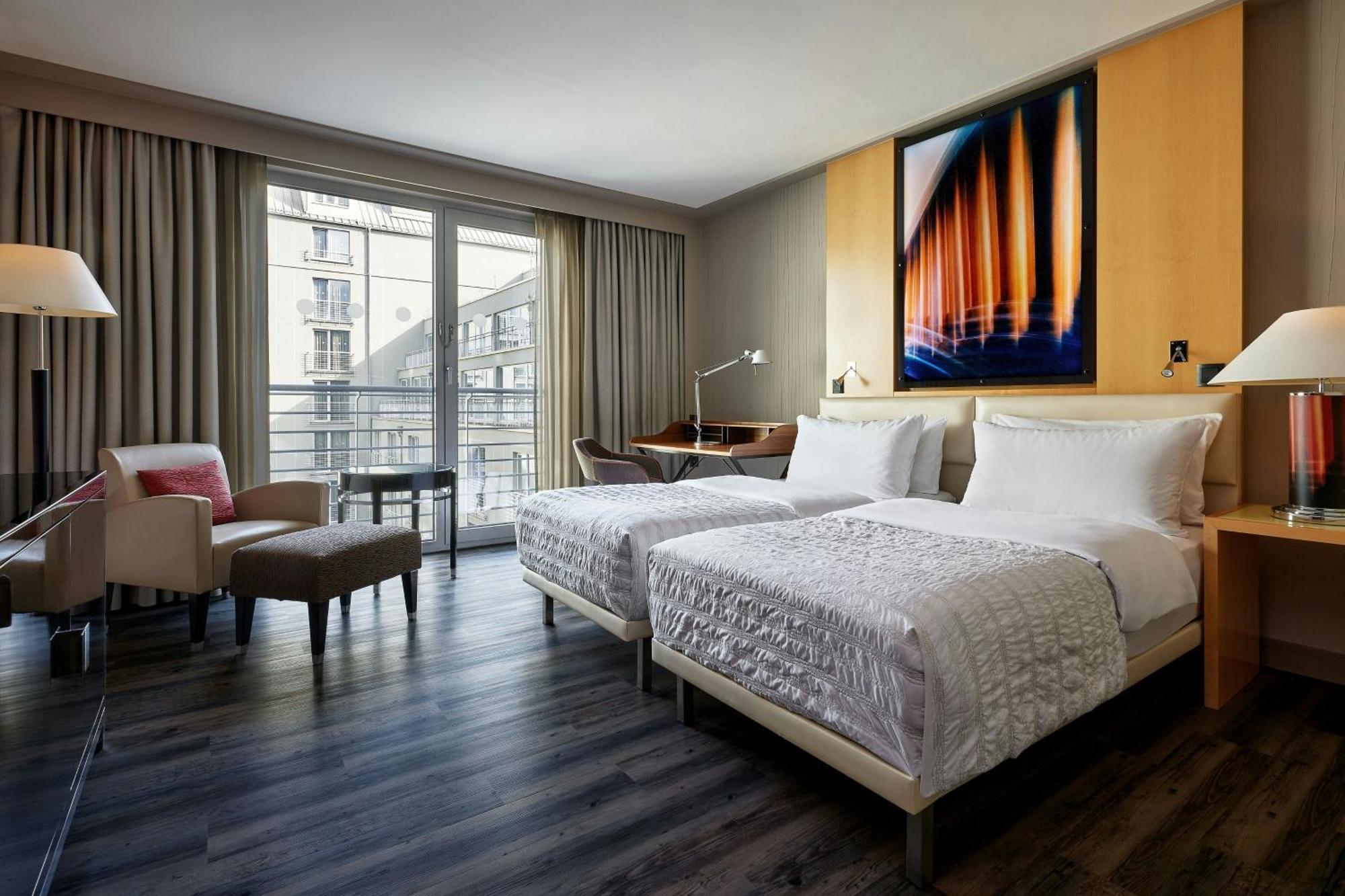 Le Meridien Hotel 5*