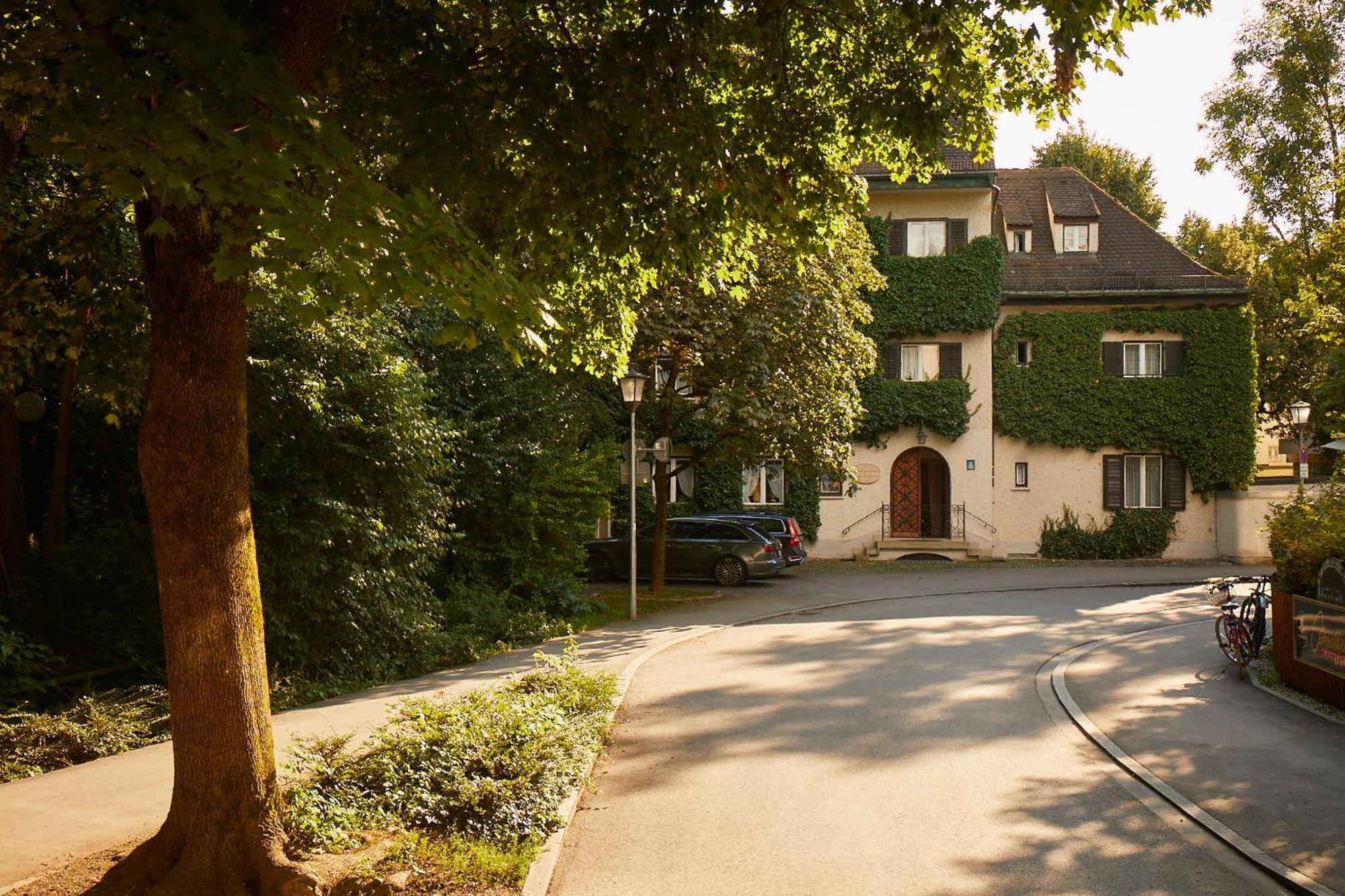 Gaestehaus Englischer Garten München