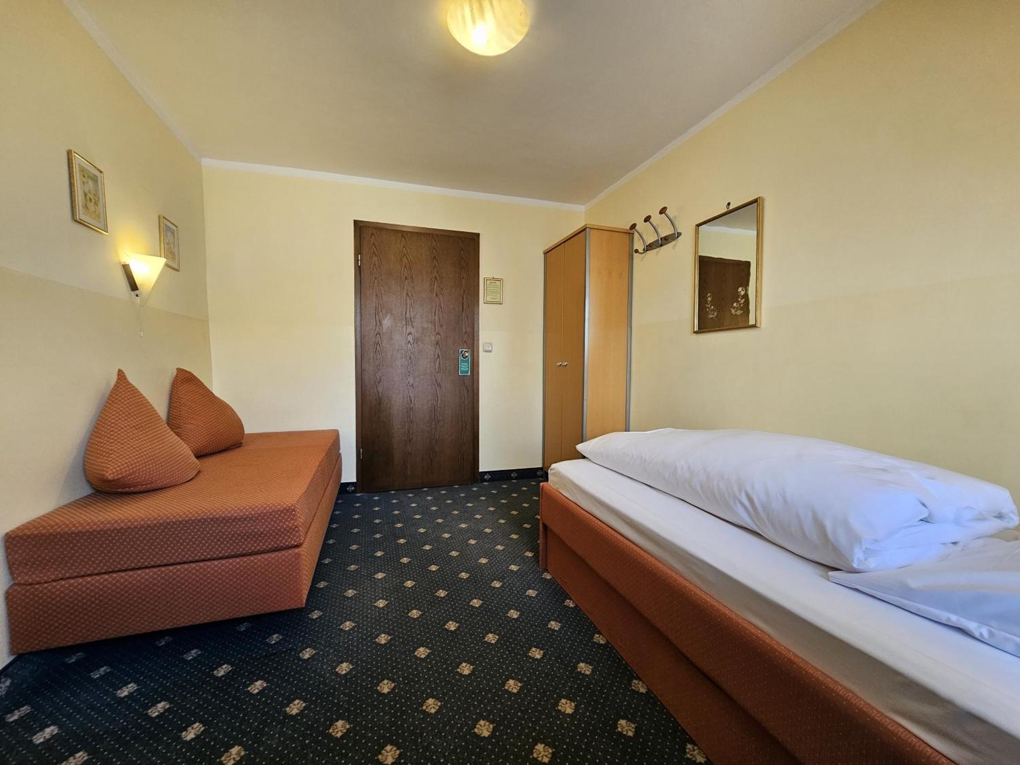 Neuner 3* Munich