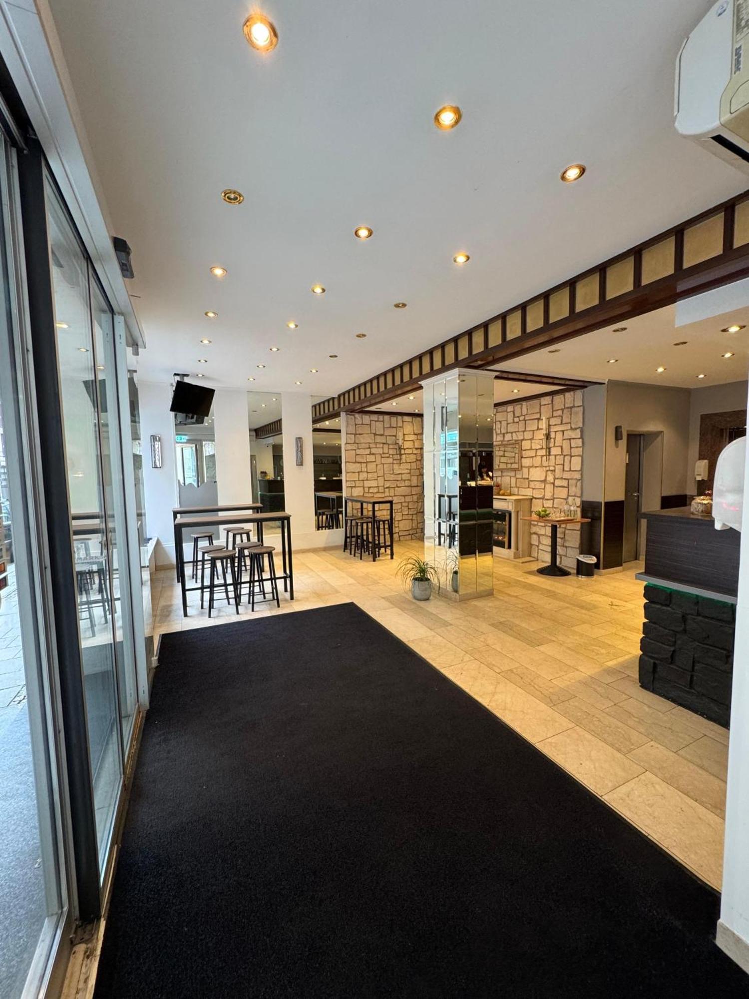 Centro Mondial City, Trademark Collection By Wyndham 3* Munique