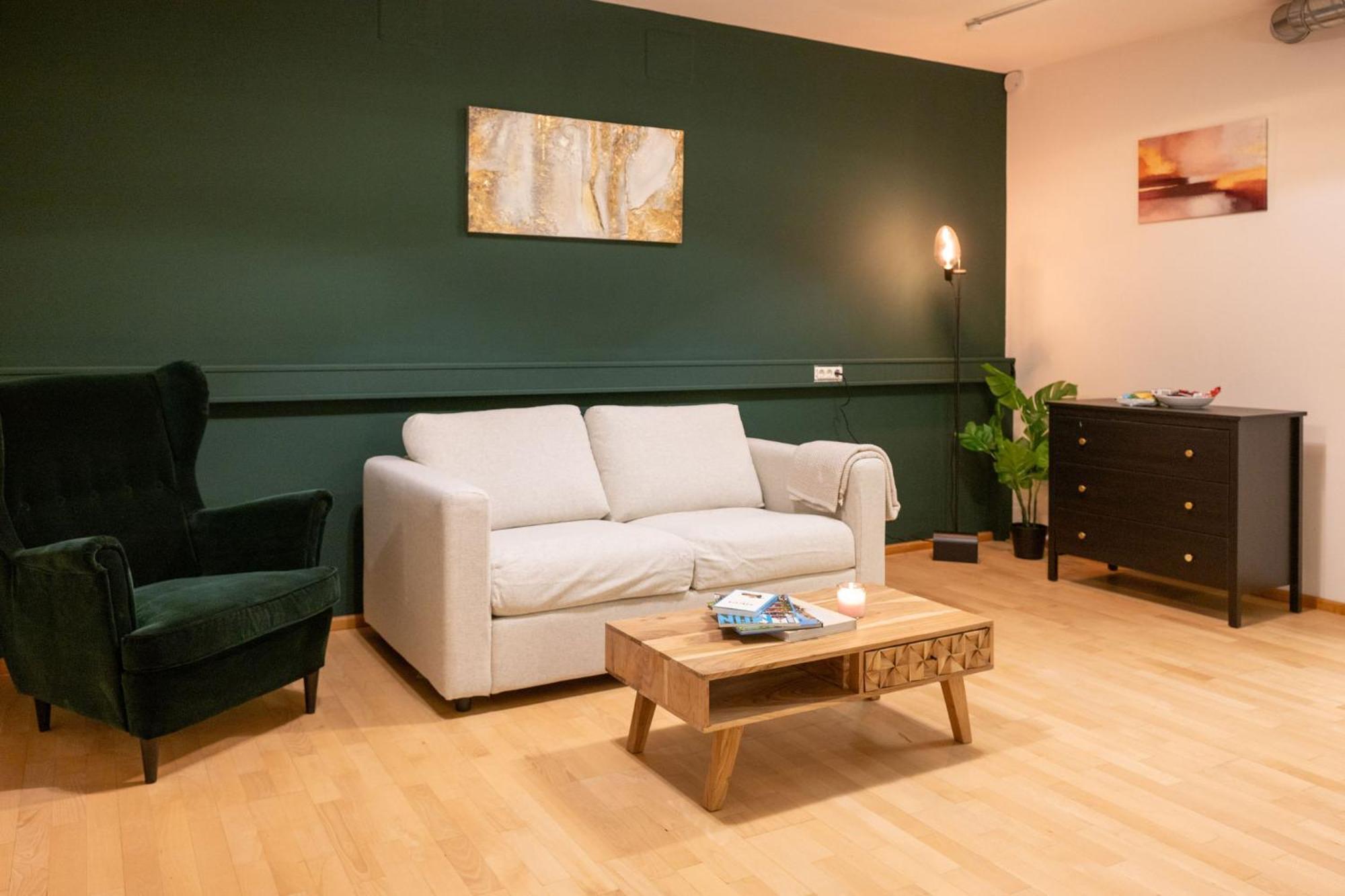Large 150 Qm In Centrally Located 1 To 15 Guests Apartamento *