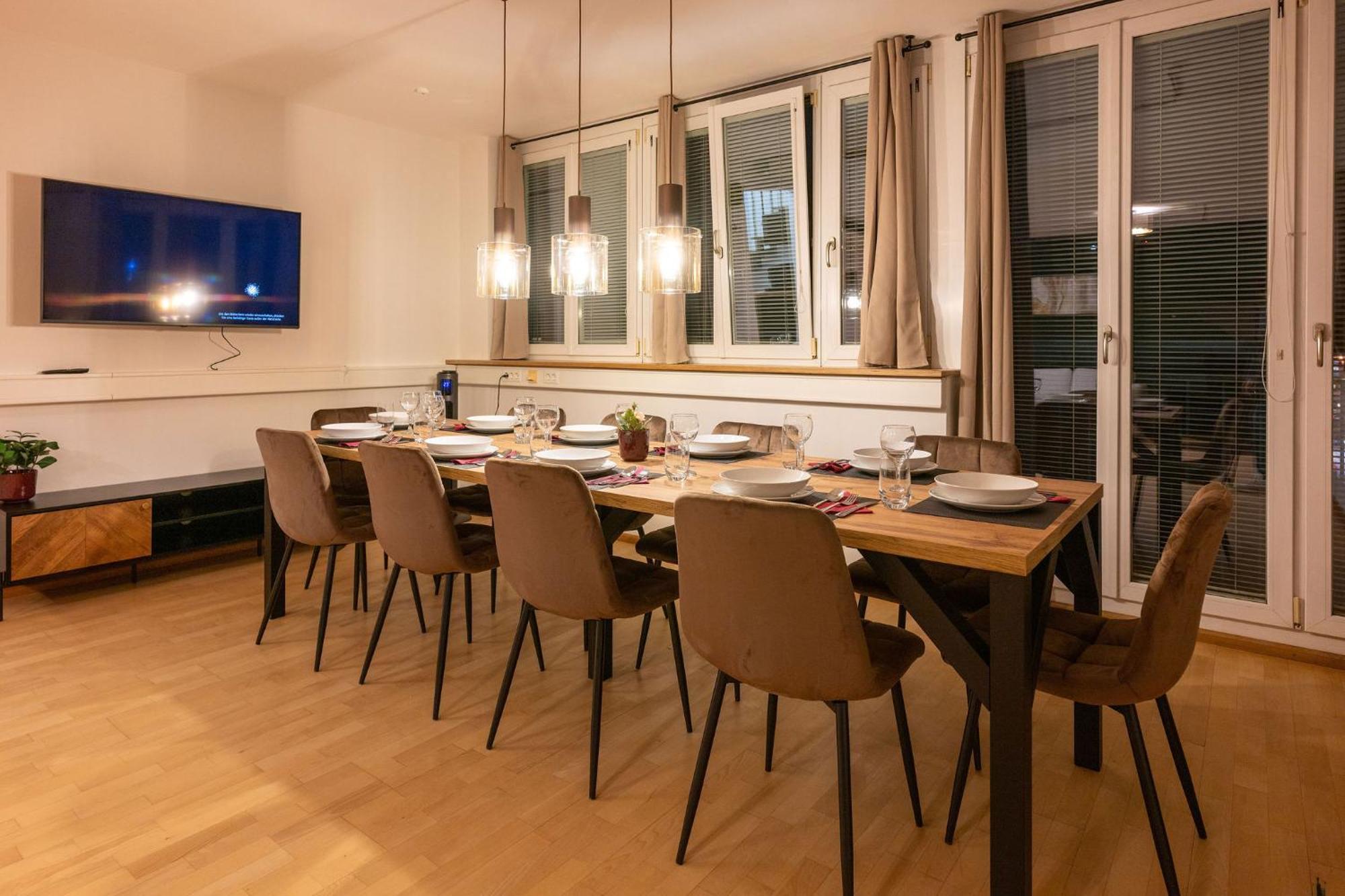 Large 150 Qm In Centrally Located 1 To 15 Guests Apartamento Munique