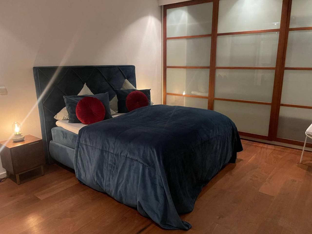 Apartment Rooftop Loft Flat For 4 Guests *
