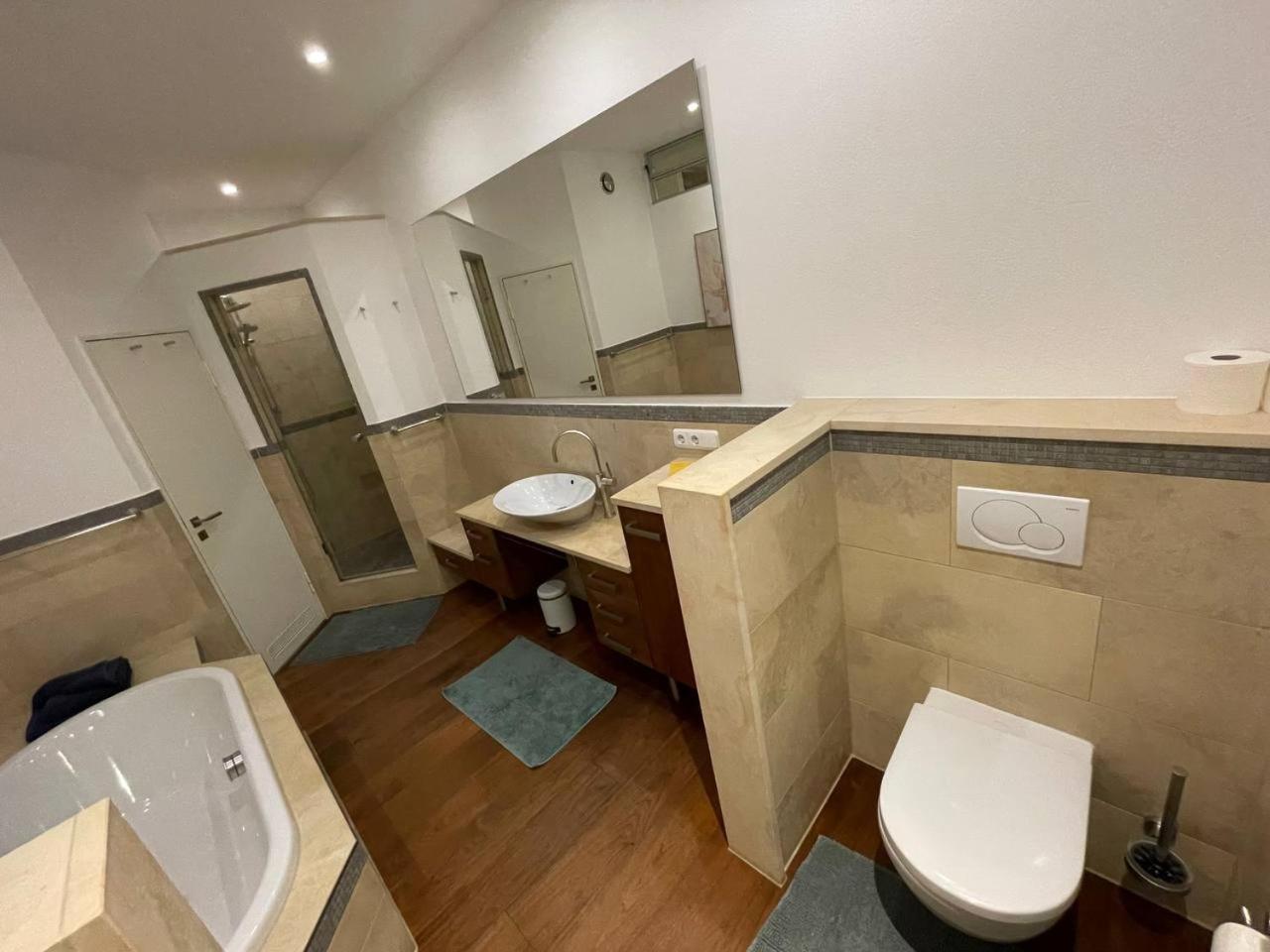 Apartment Rooftop Loft Flat For 4 Guests *
