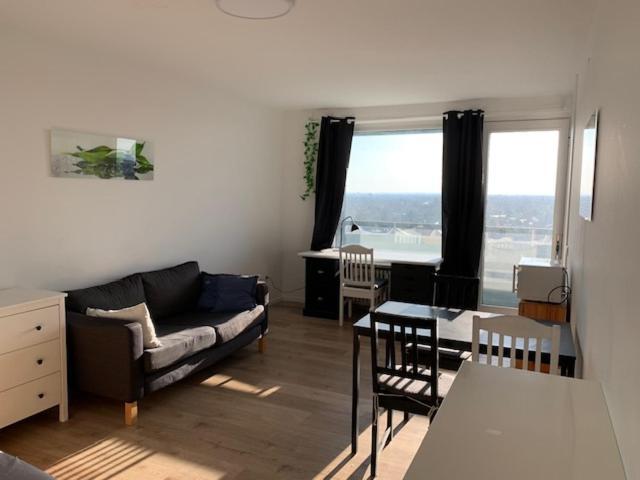 Apartment South *
