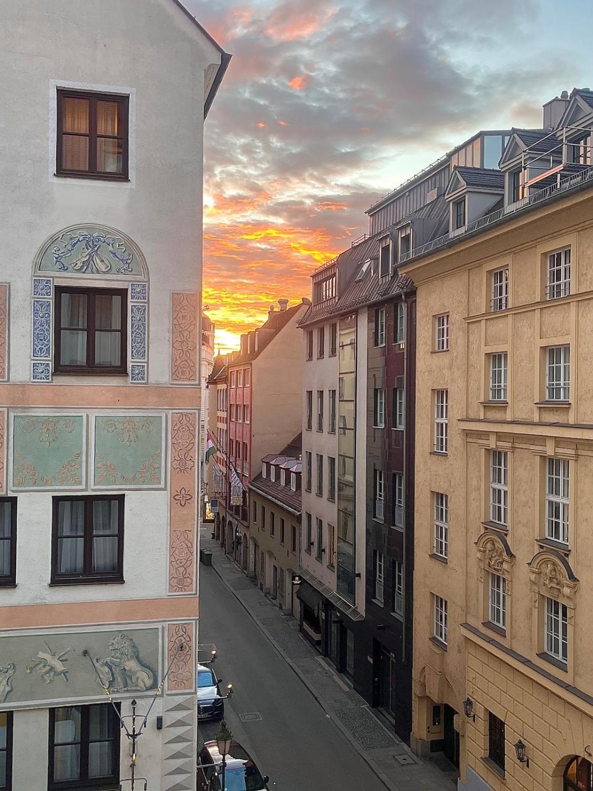 Luxury In Location At Marienplatz