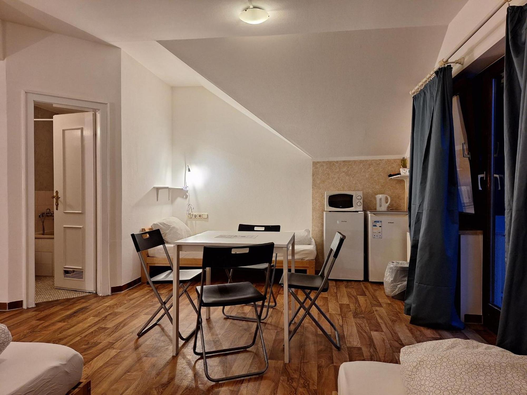Hostel Budget Aubing Apartmenthostel Aub 162 Munich