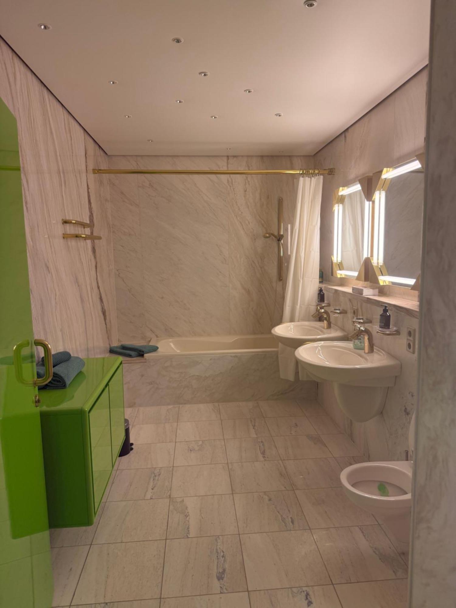 Unique In A Dream Location Apartment Munich
