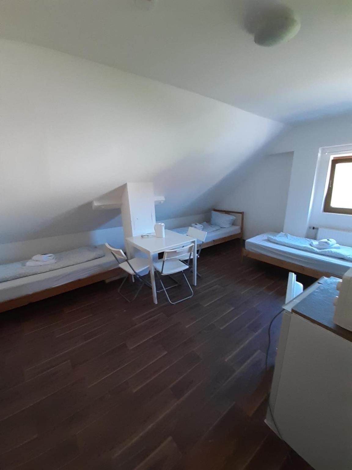 Budget Allach & Eve 168 Albergue Munique