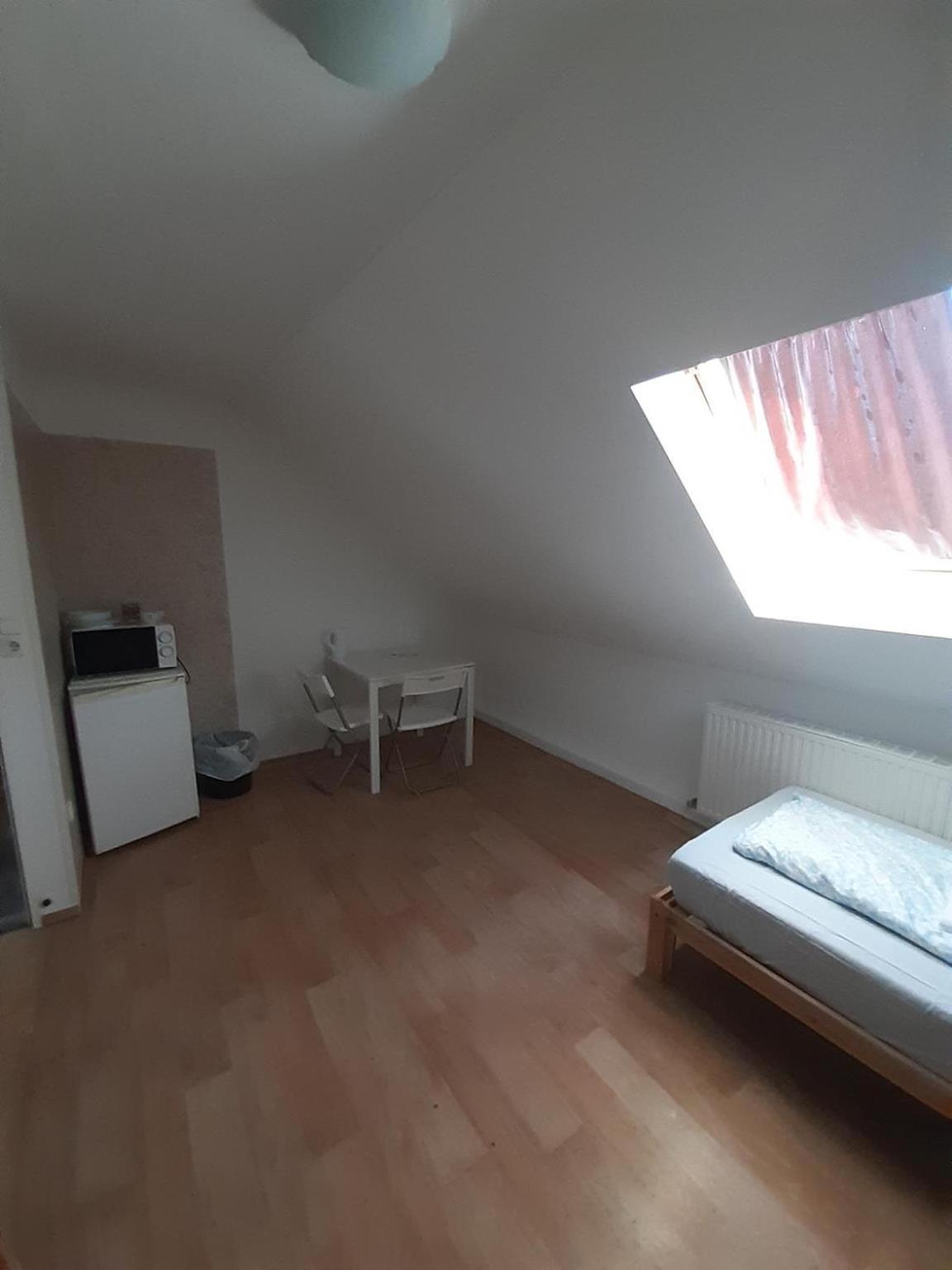 Budget Allach & Eve 168 * Munique