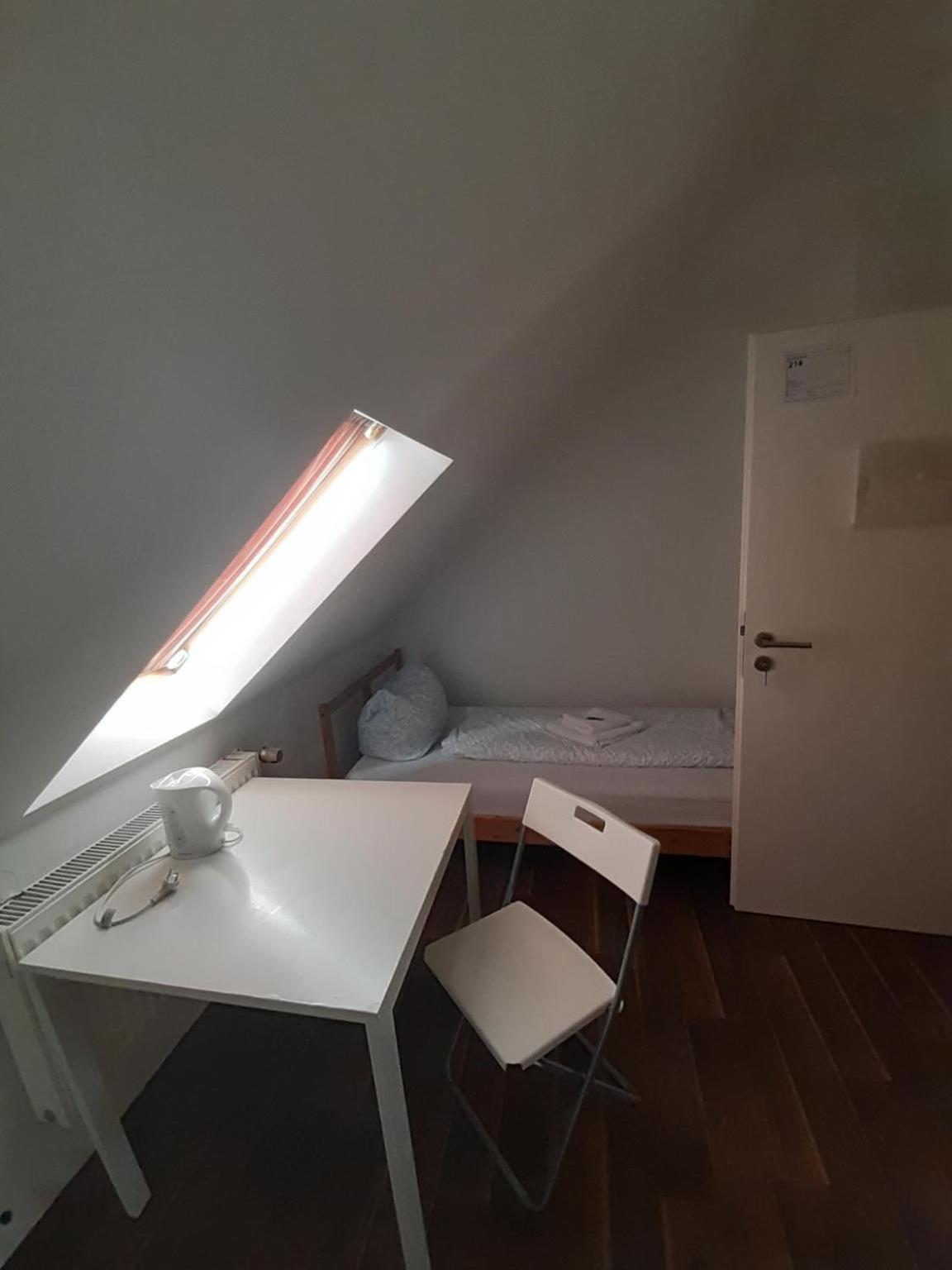 Budget Allach & Eve 168 *