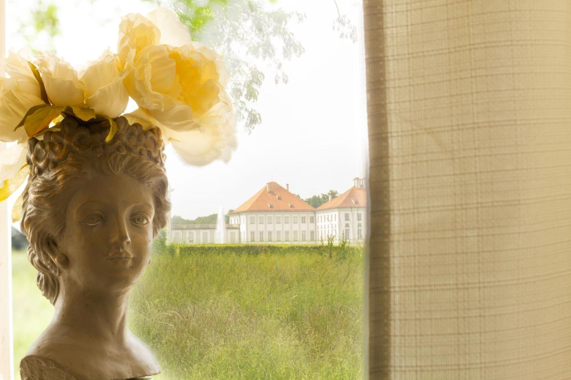 Vis-a-vis Schloss Nymphenburg - Rondellapartments Guest house Munich