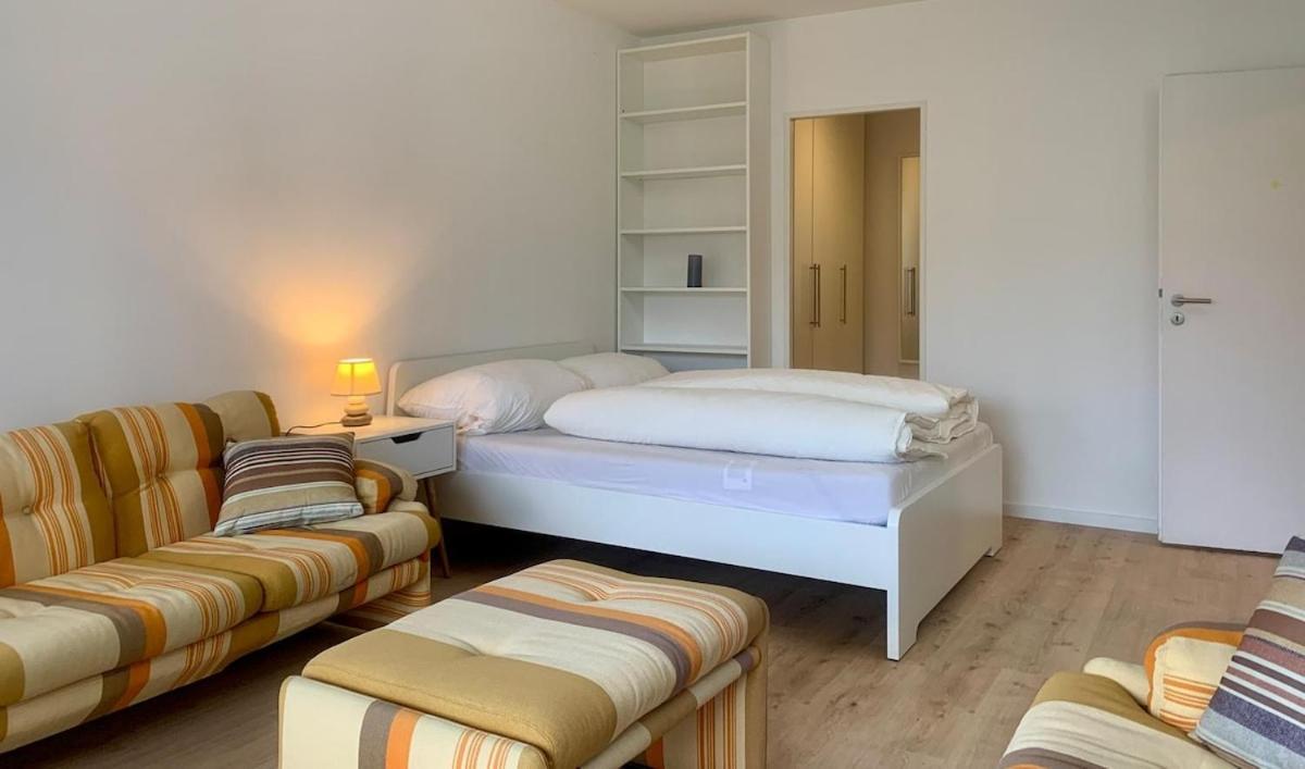 Flat With 3 Bedrooms And Free Parking Space * Munique