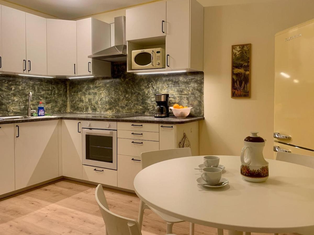 Flat With 3 Bedrooms And Free Parking Space * Munique