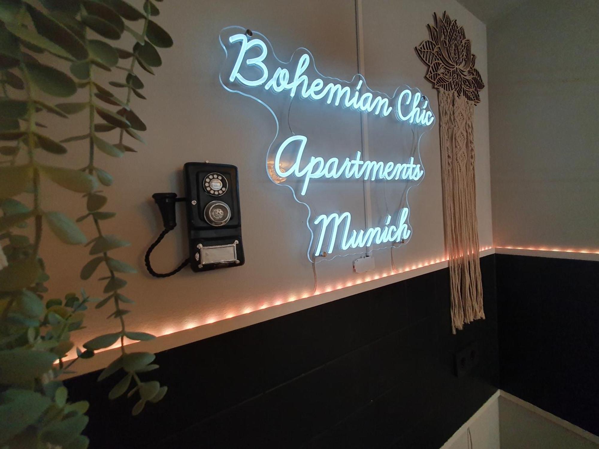 Bohemian Chic Selfie - Station Apartment *