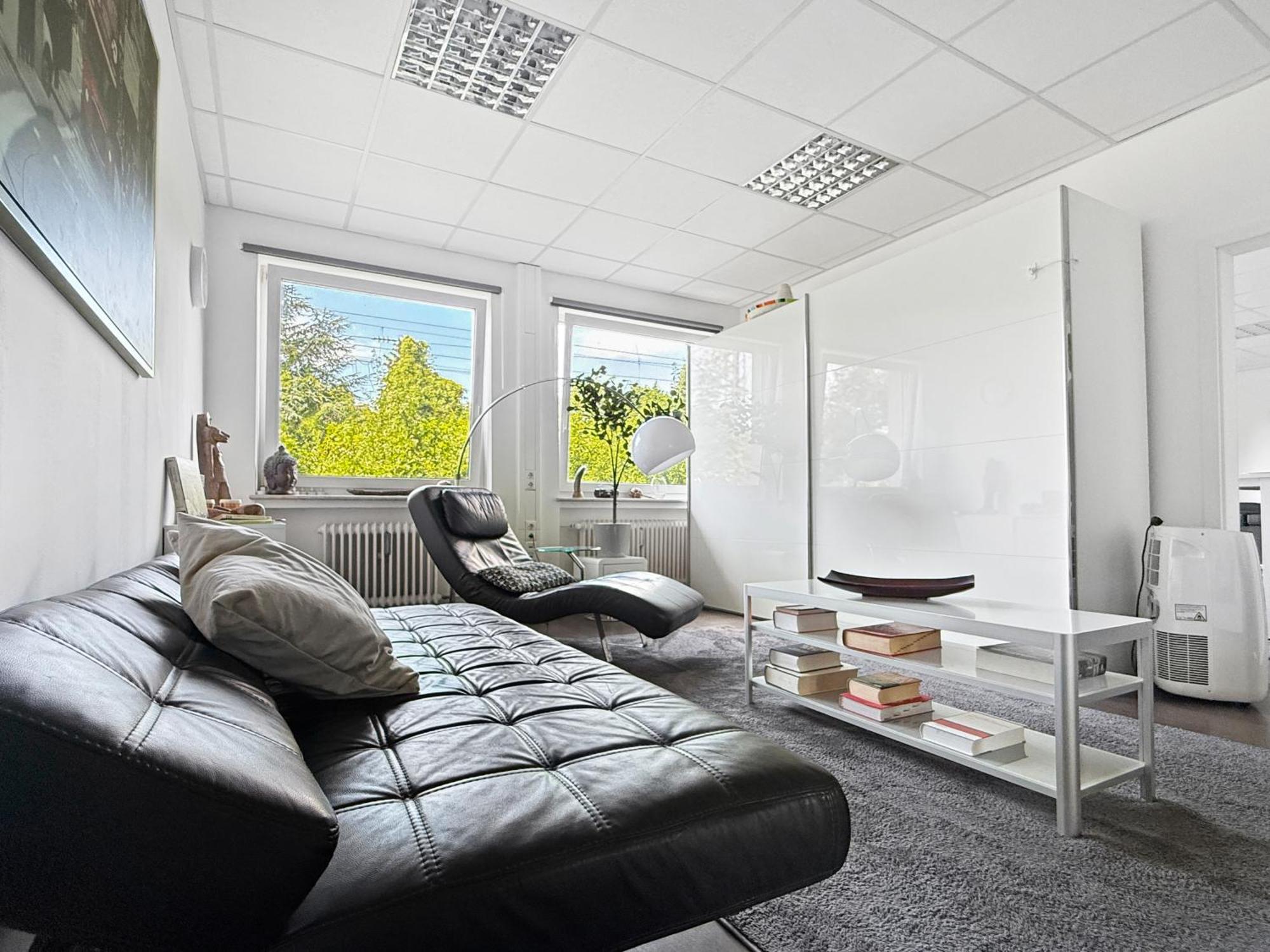 Private Escape Cinema Lounge Sleeps 17