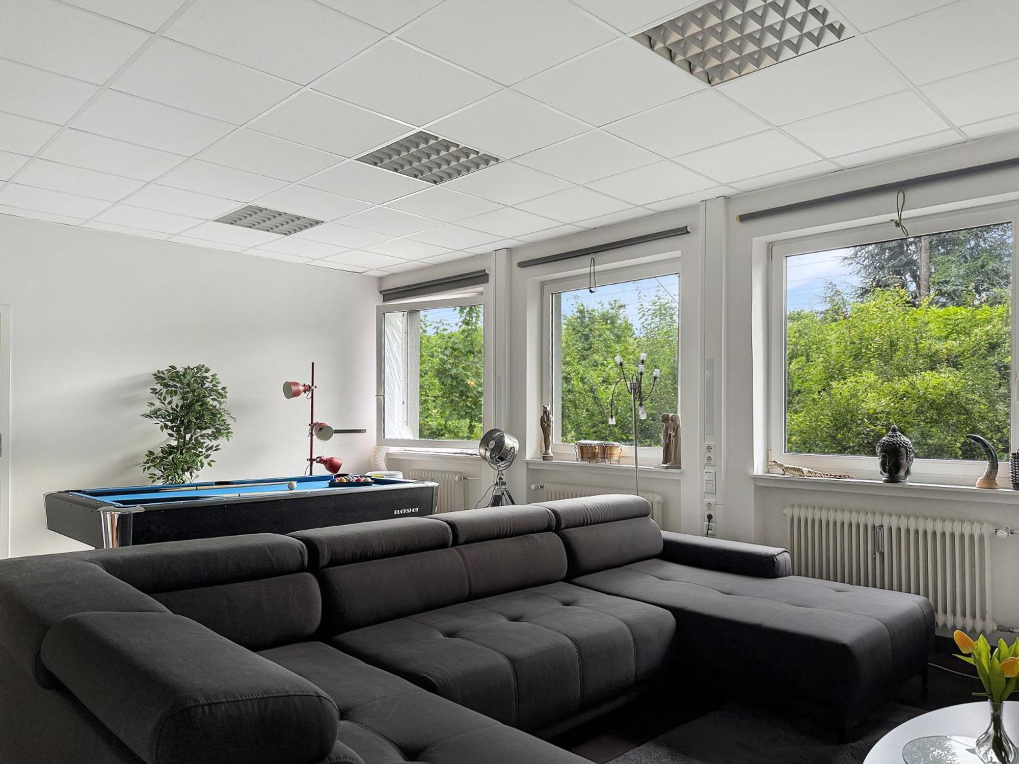 Group Oasis In Cinema, Pool Table, 17 Beds Munich