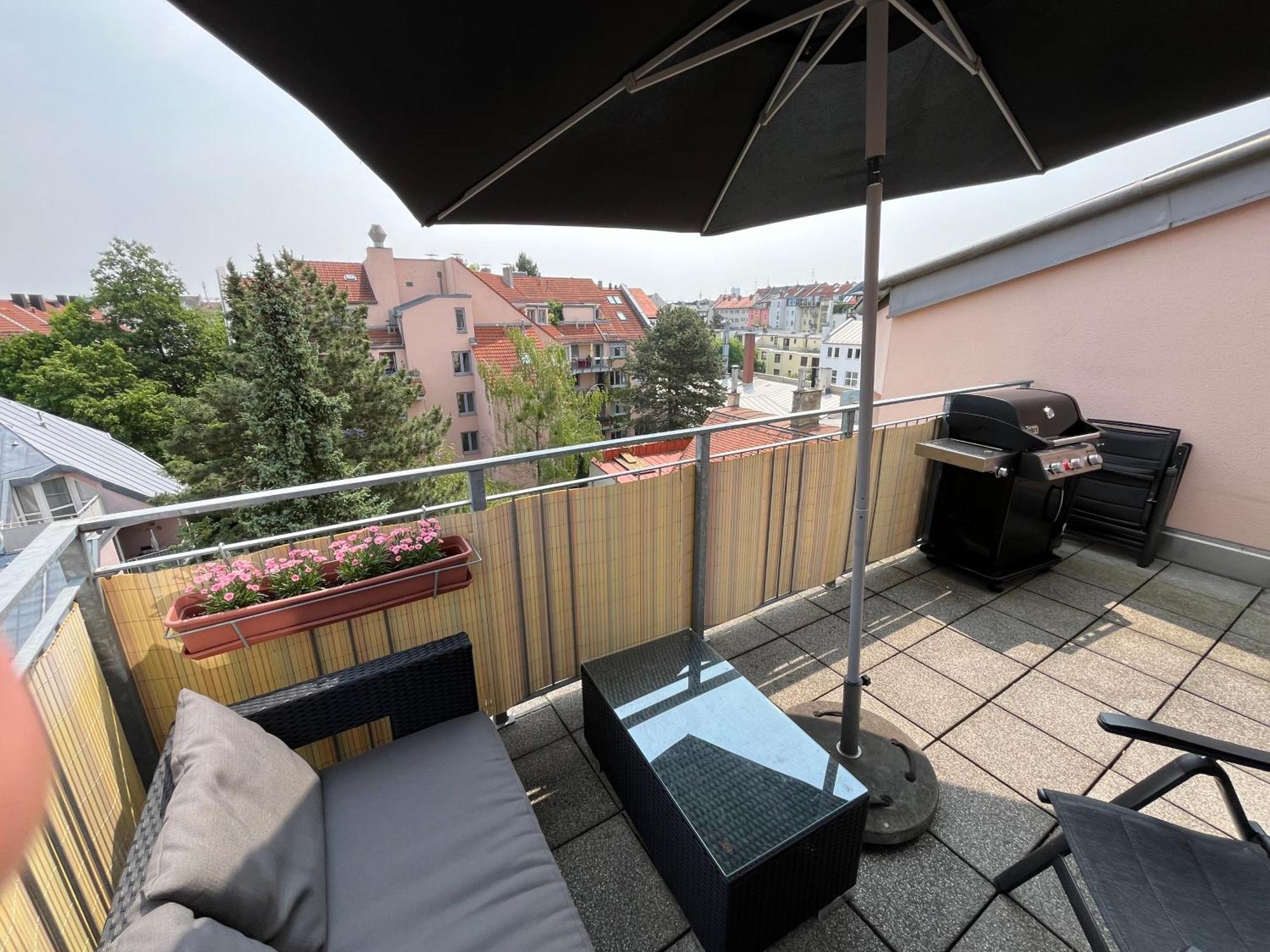 City-apartment With Private Rooftop Terrace Apartment Munich