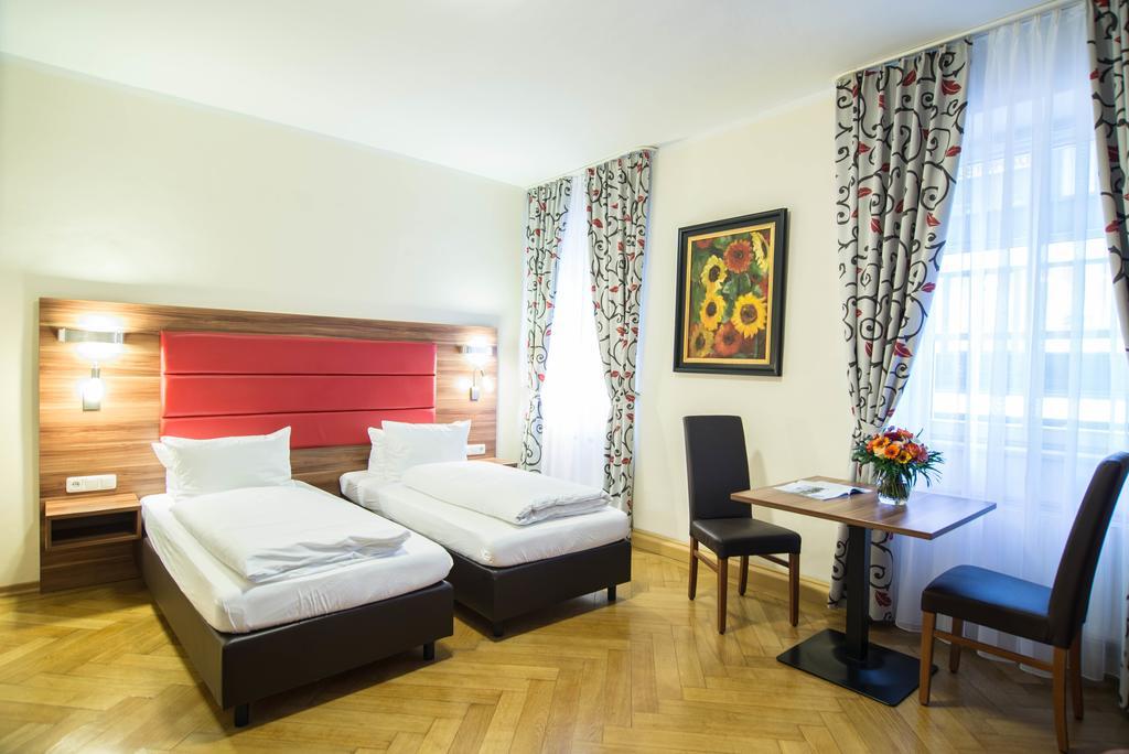 Aparthotel Batu 3*