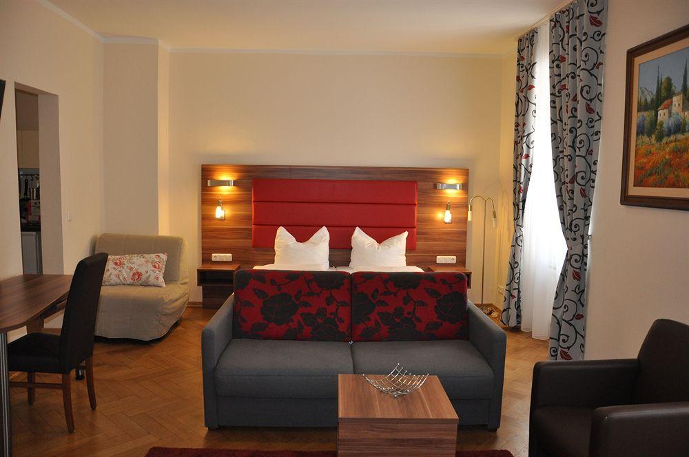 Batu Aparthotel 3*