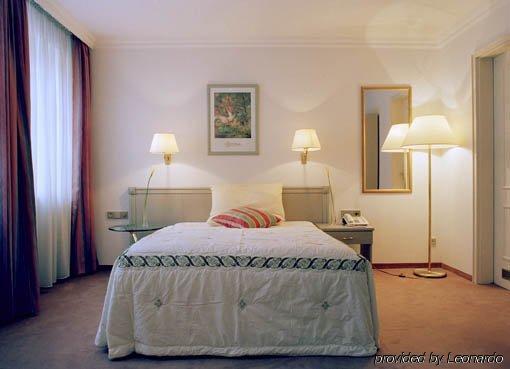 Asam Hotel 4*