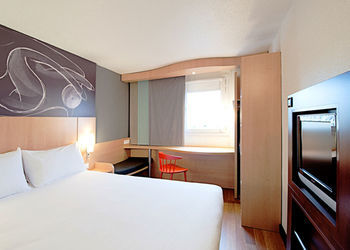 Ibis Ost 2*