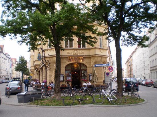 Glockenbach Apartment
