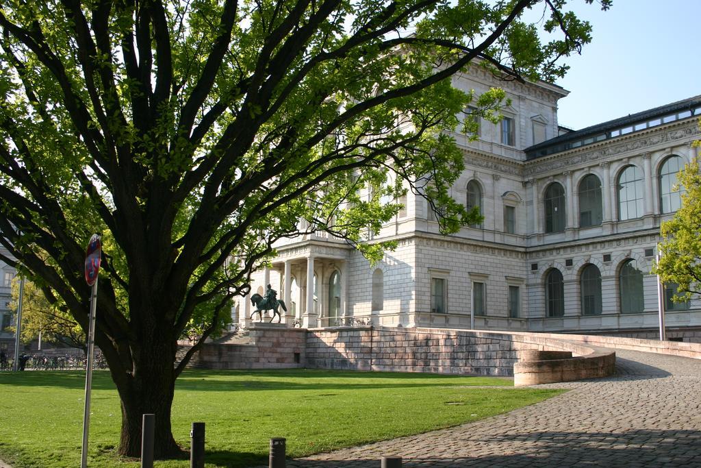Hauser An Der Universitaet Hotel