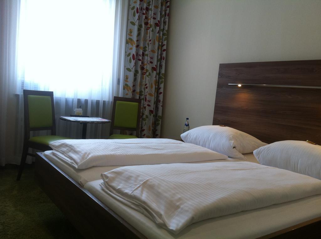 Hauser An Der Universitaet Hotel