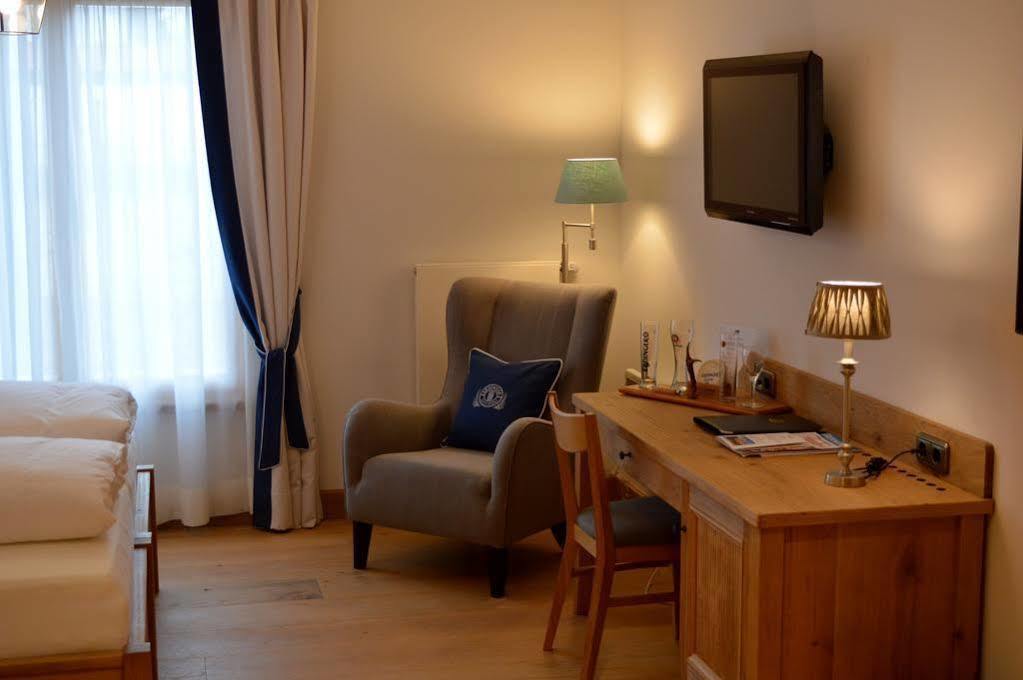 Hotel & Gaststaette Zum Erdinger Weissbraeu