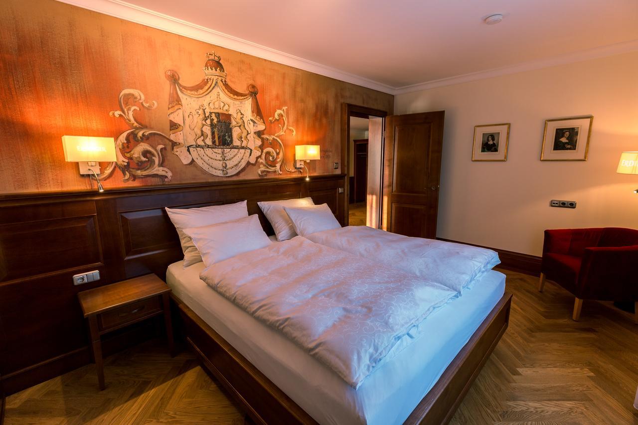 & Gaststaette Zum Erdinger Weissbraeu 3* Munich
