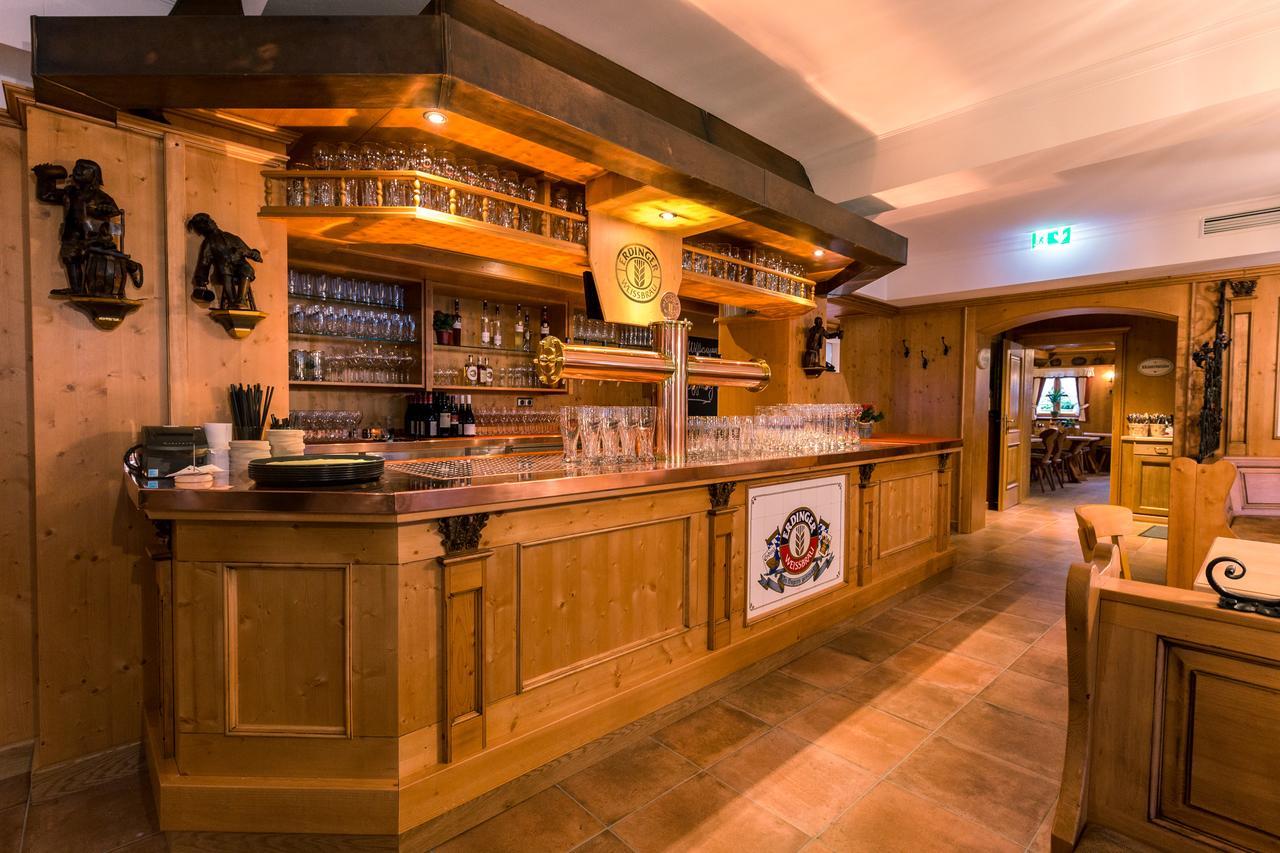 & Gaststaette Zum Erdinger Weissbraeu 3* Munich