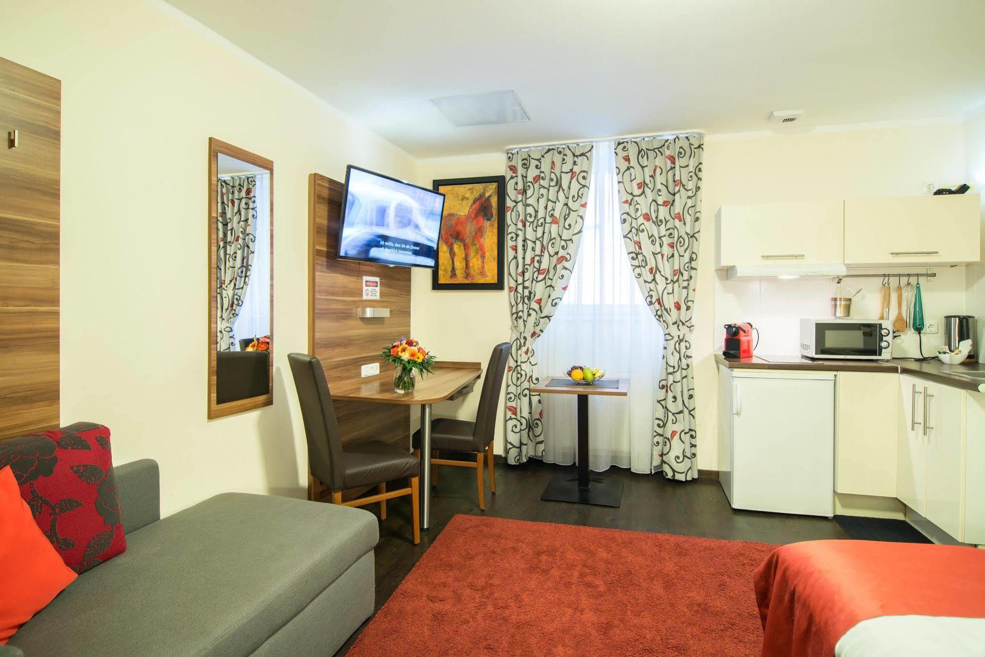 Batu Aparthotel 3*