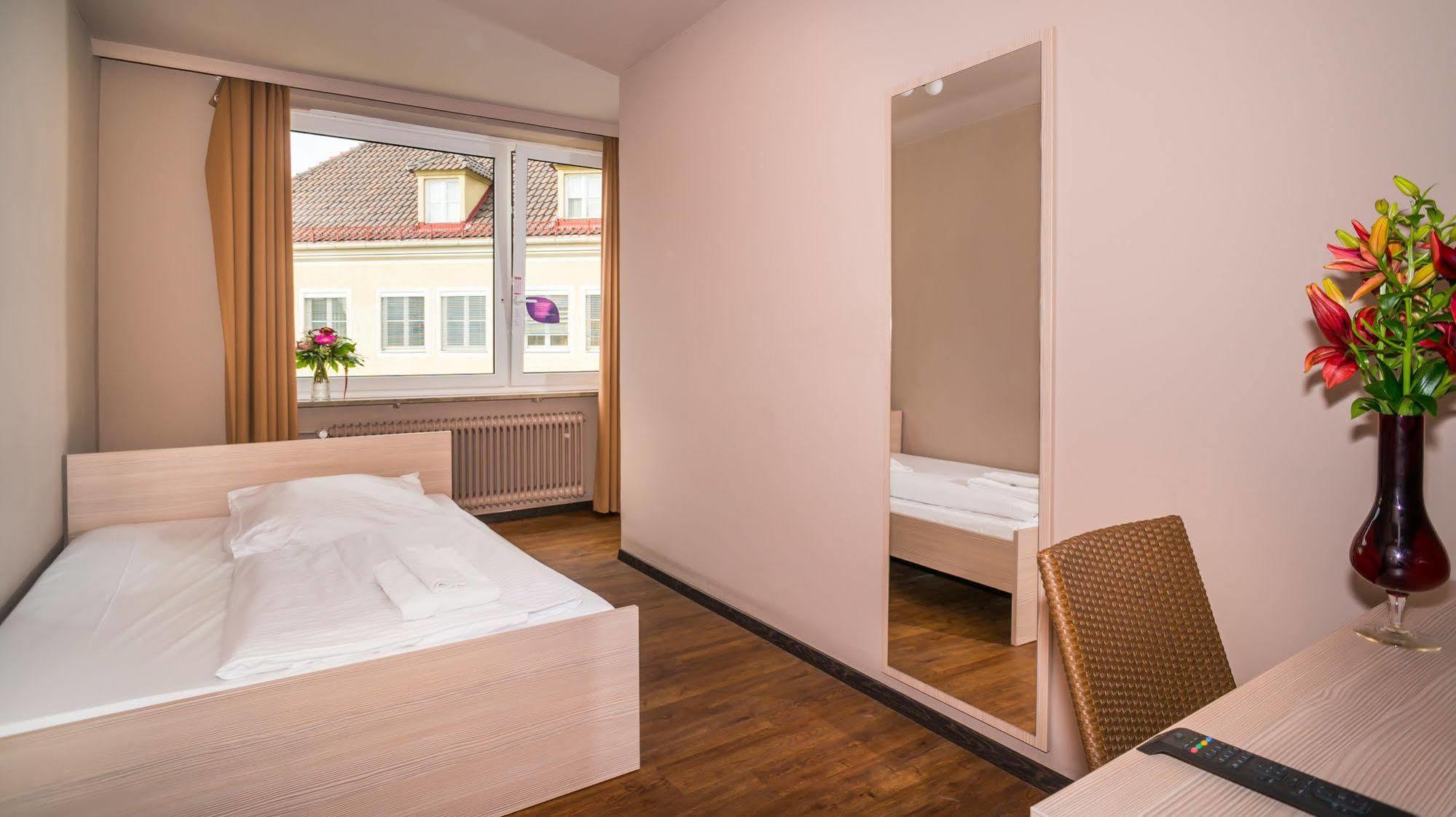 Hostel Smart - *